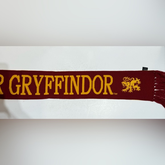 NWOT! Harry Potter GRYFFINDOR Scarf 64” LONG - Picture 3 of 6